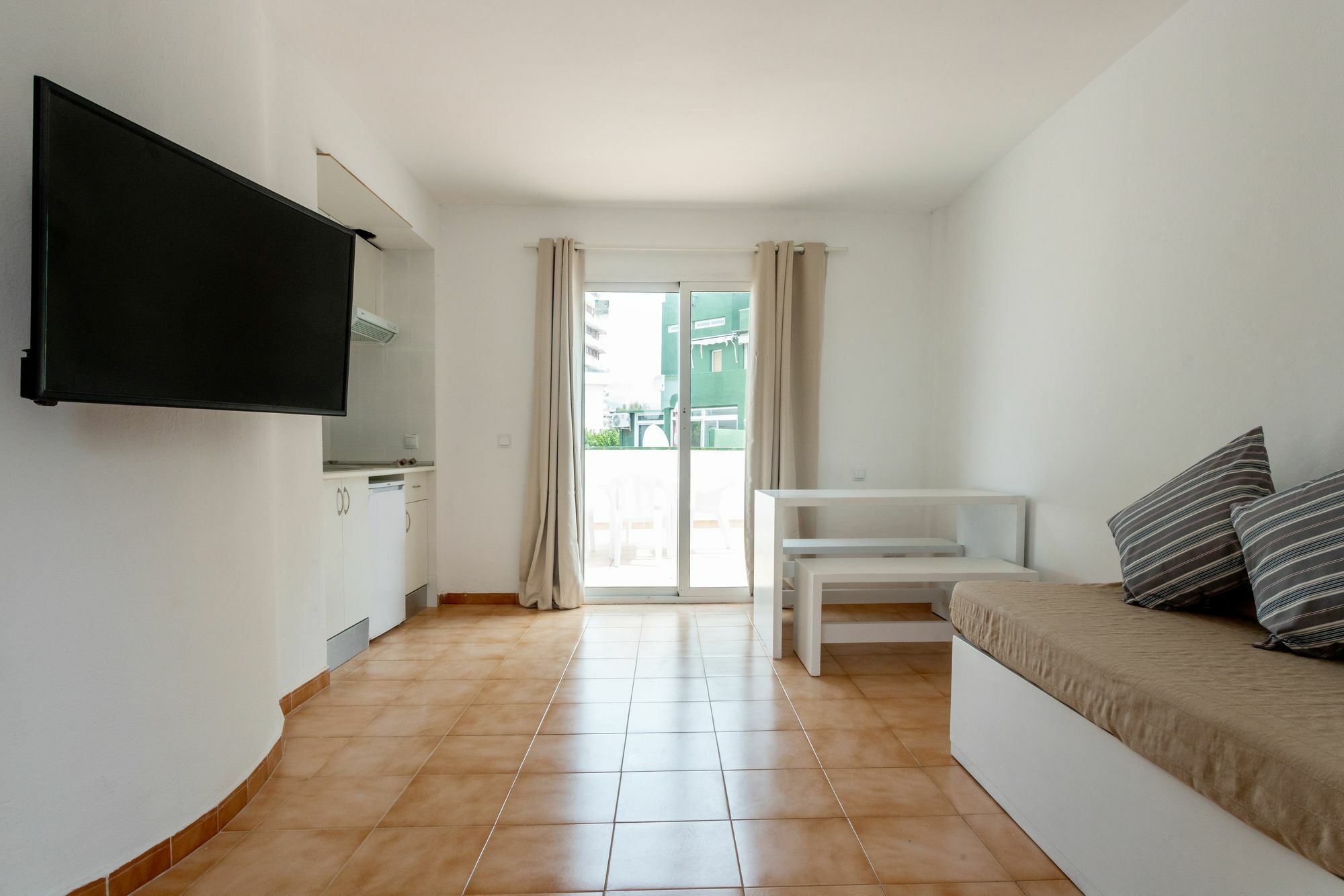 Neighbours Apartments มากาลุฟ ภายนอก รูปภาพ